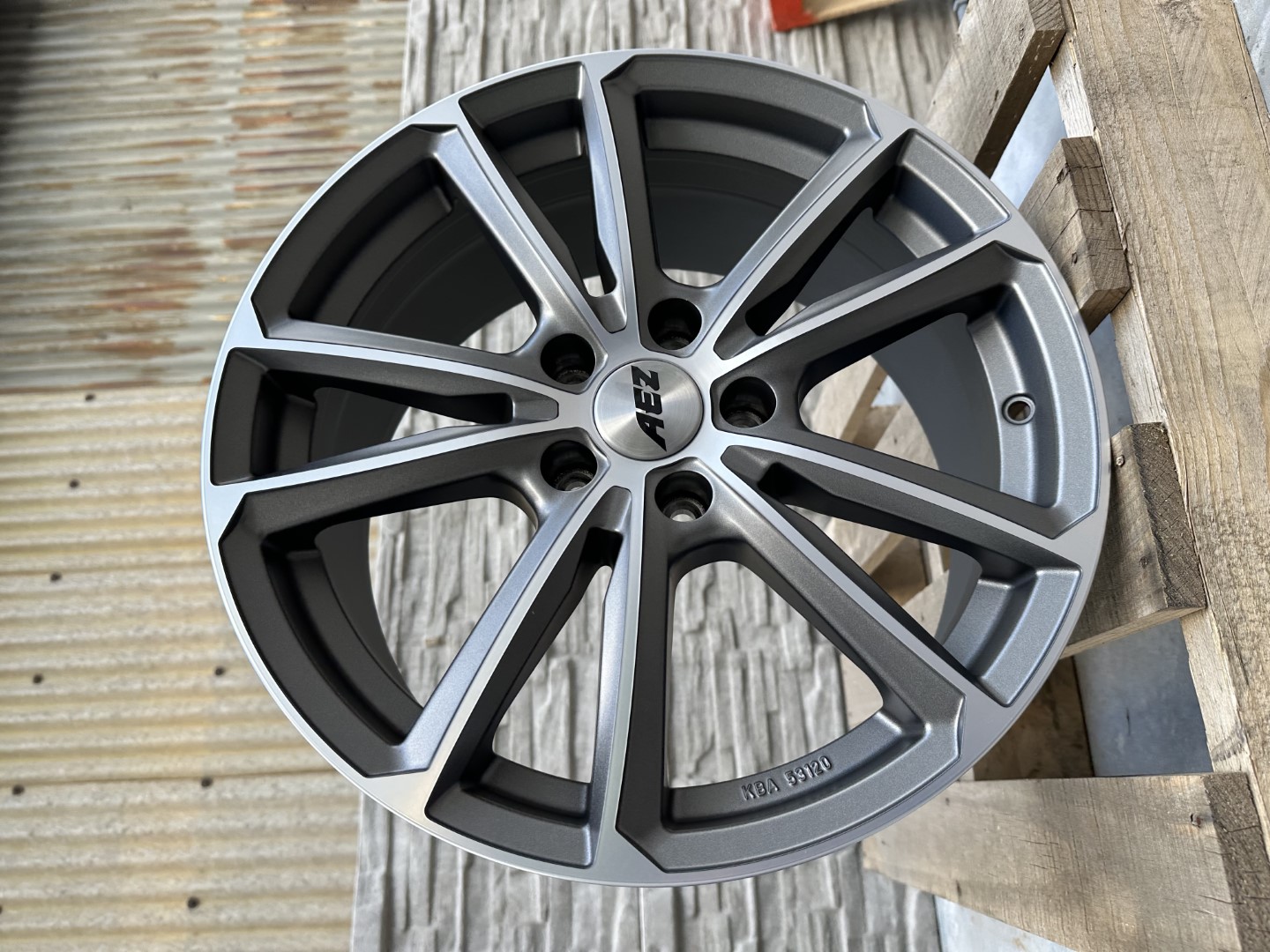 R17 5x112 (70,1) Aez Tioga Titan Graphite matt polished   7.5J ET35 R17 5x112 (70,1) Aez Tioga Titan Graphite matt polished   7.5J ET35