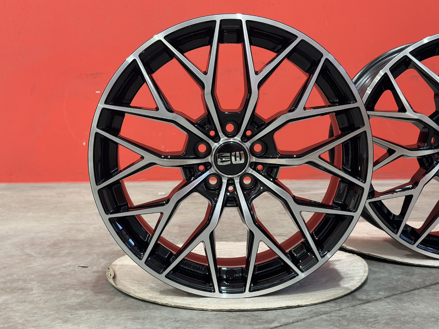 R18 5x112 (66,6) Elite Wheels EW22 VIPER X - 8J ET45 BLACK POLISHED 8x18 18" 