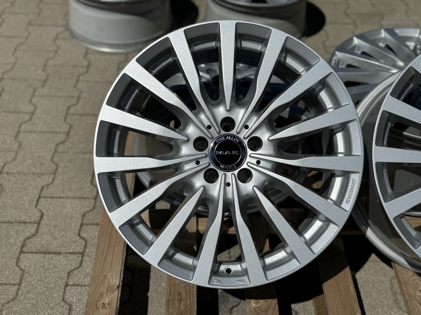 R19 5x130 (84,1) MAK KRONE SILVER 9.5J ET46