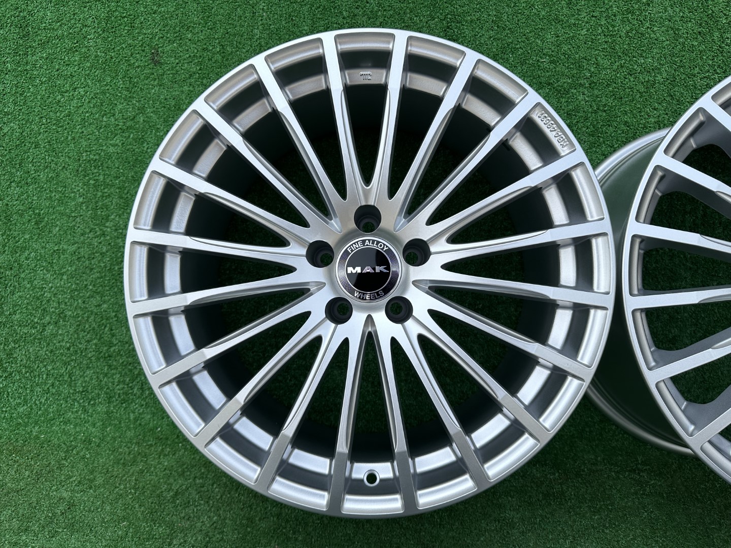 R19 5x112 (66,6) MAK Starlight Silver 9.5J ET35 