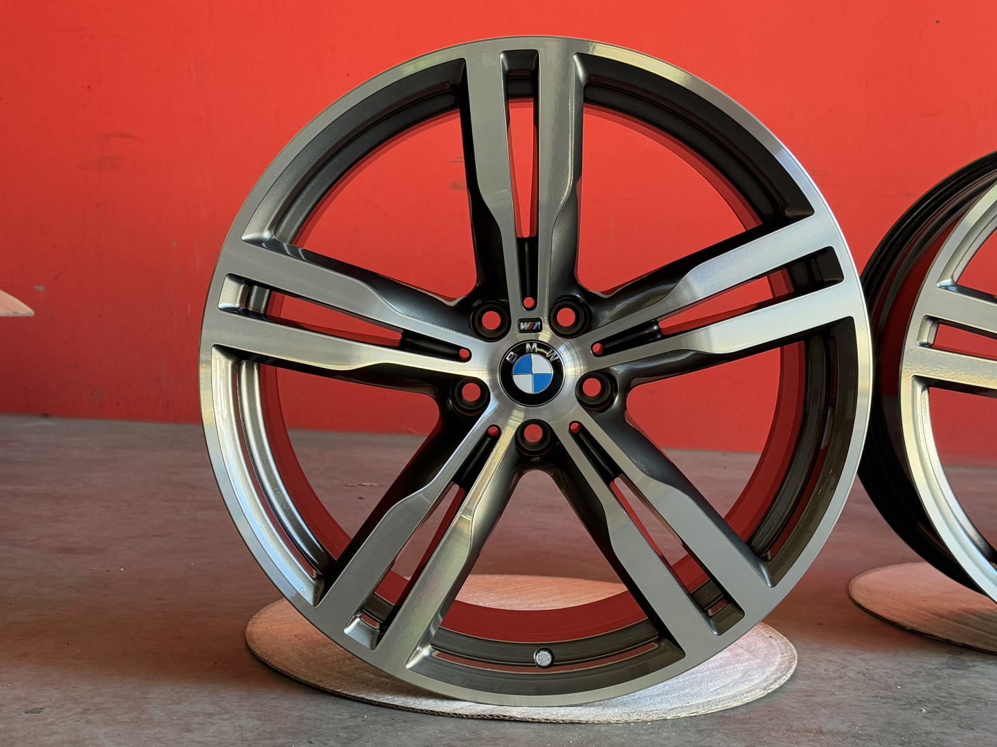 R20 5x112 Original Bmw Style 648M  8.5J ET25 - 10J ET41 G11 G12 G32 - OE 7850581 - 7850582  DVOJROZMER 