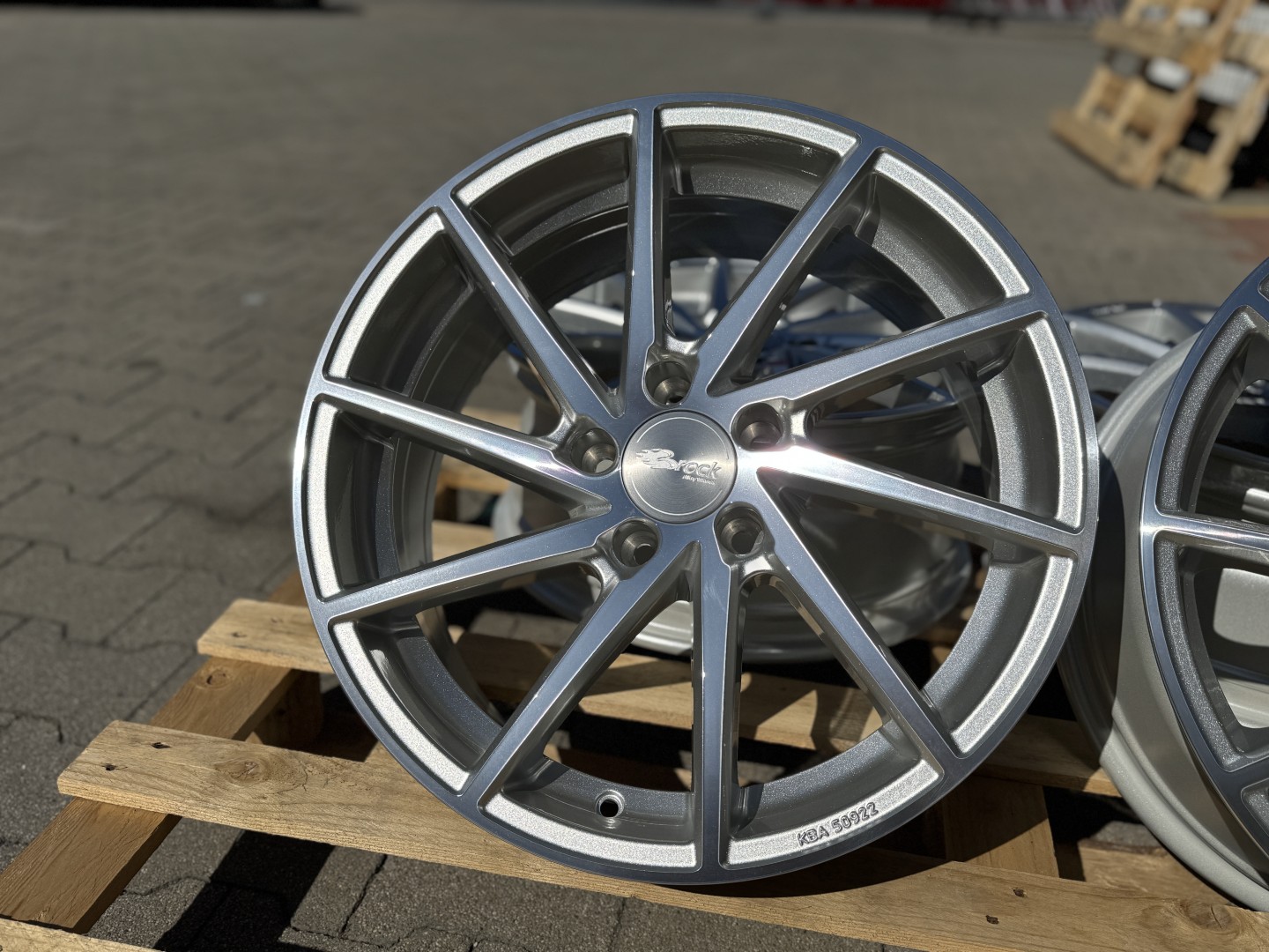 R18 5x114,3 (72,6) BROCK B37 8J ET35 KSVP
