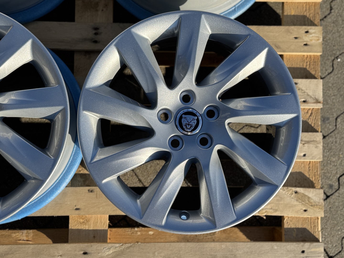 R17 5x108 Original Jaguar XF 7.5J ET45 oe GX63-1007-CB 