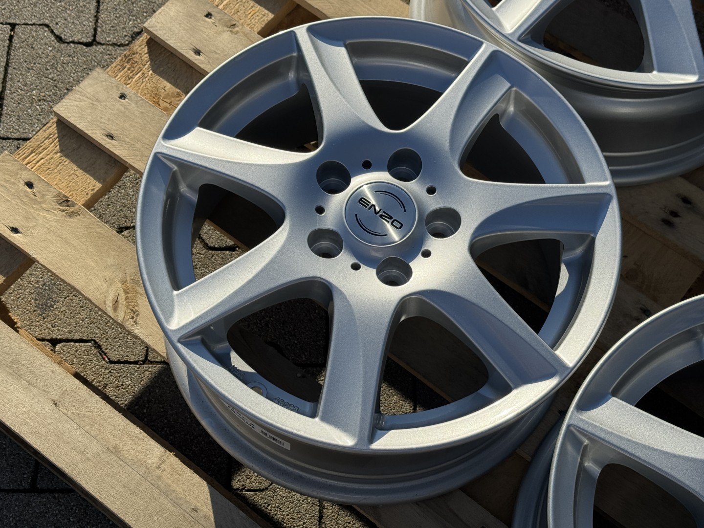 R15 5x108 (70,1) Enzo W 6.5J ET48