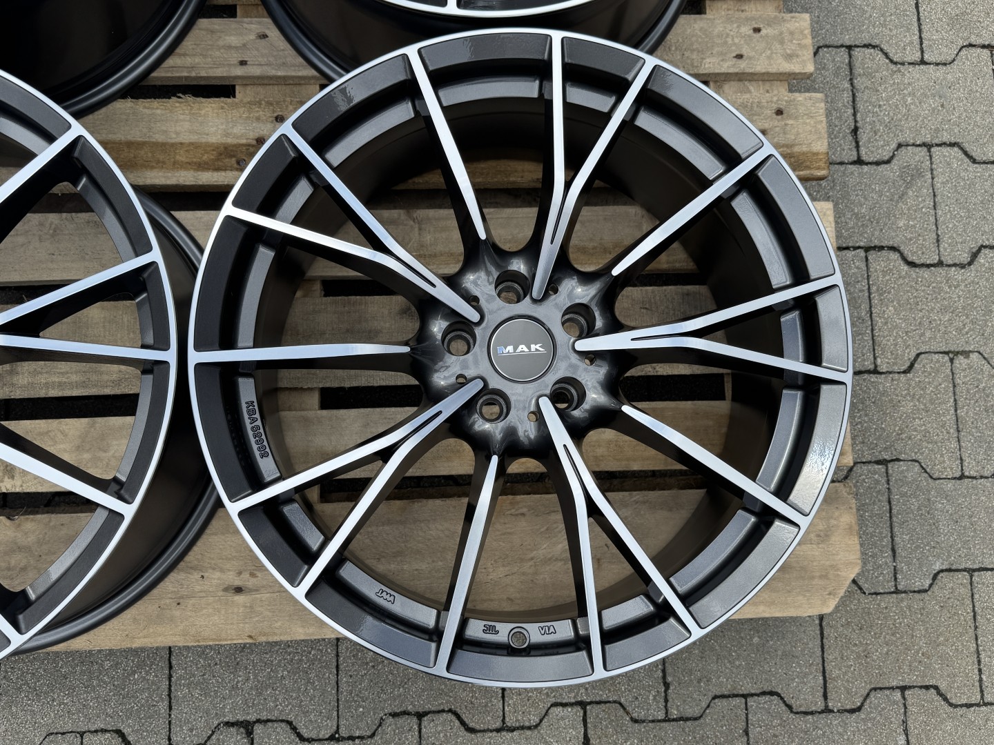 R20 5x120 (72,6) MAK FABRIK-D 9J ET35 GUN MET-MIRROR FACE 