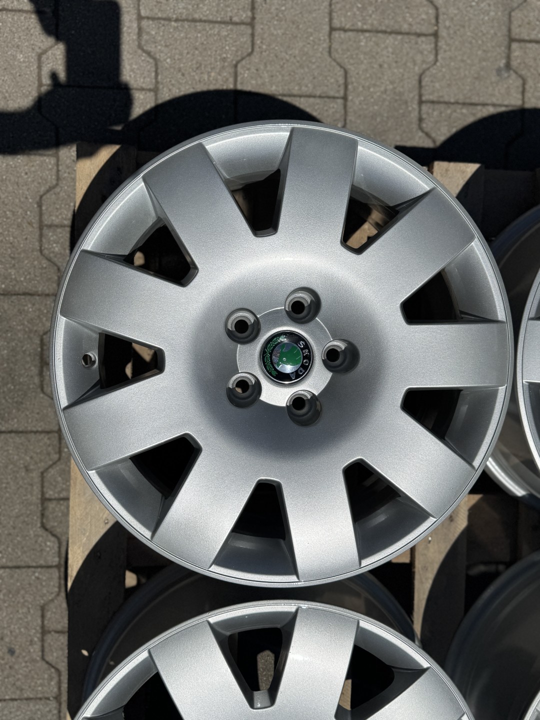 R17 5x112 Original Skoda SuperB 7J ET37 OE 3U0601025