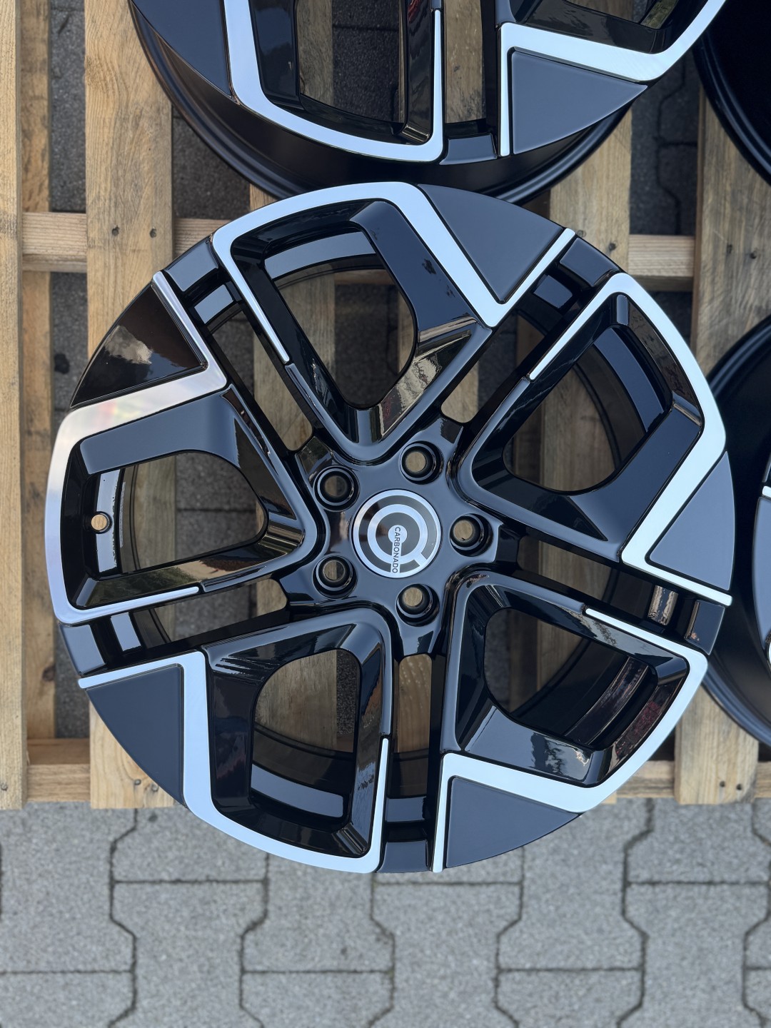 R18 5x112 (66,45) Carbonado Brema BFP 7.5J ET45