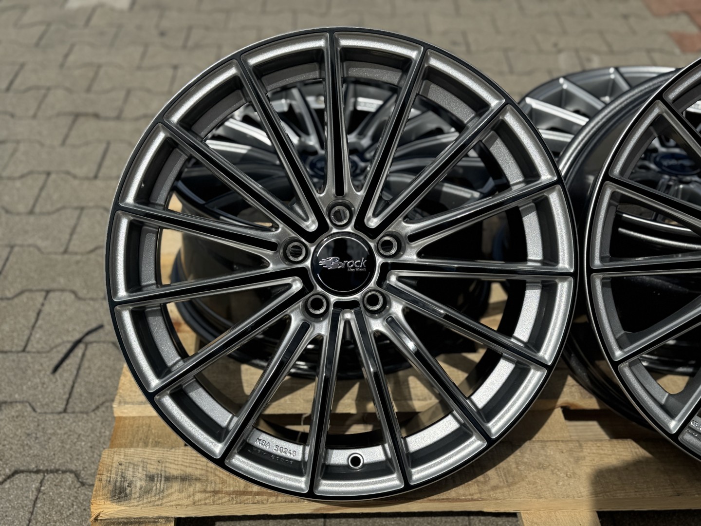 R19 5x114,3 (72,6) Brock B36 KSB 8.5J ET38 