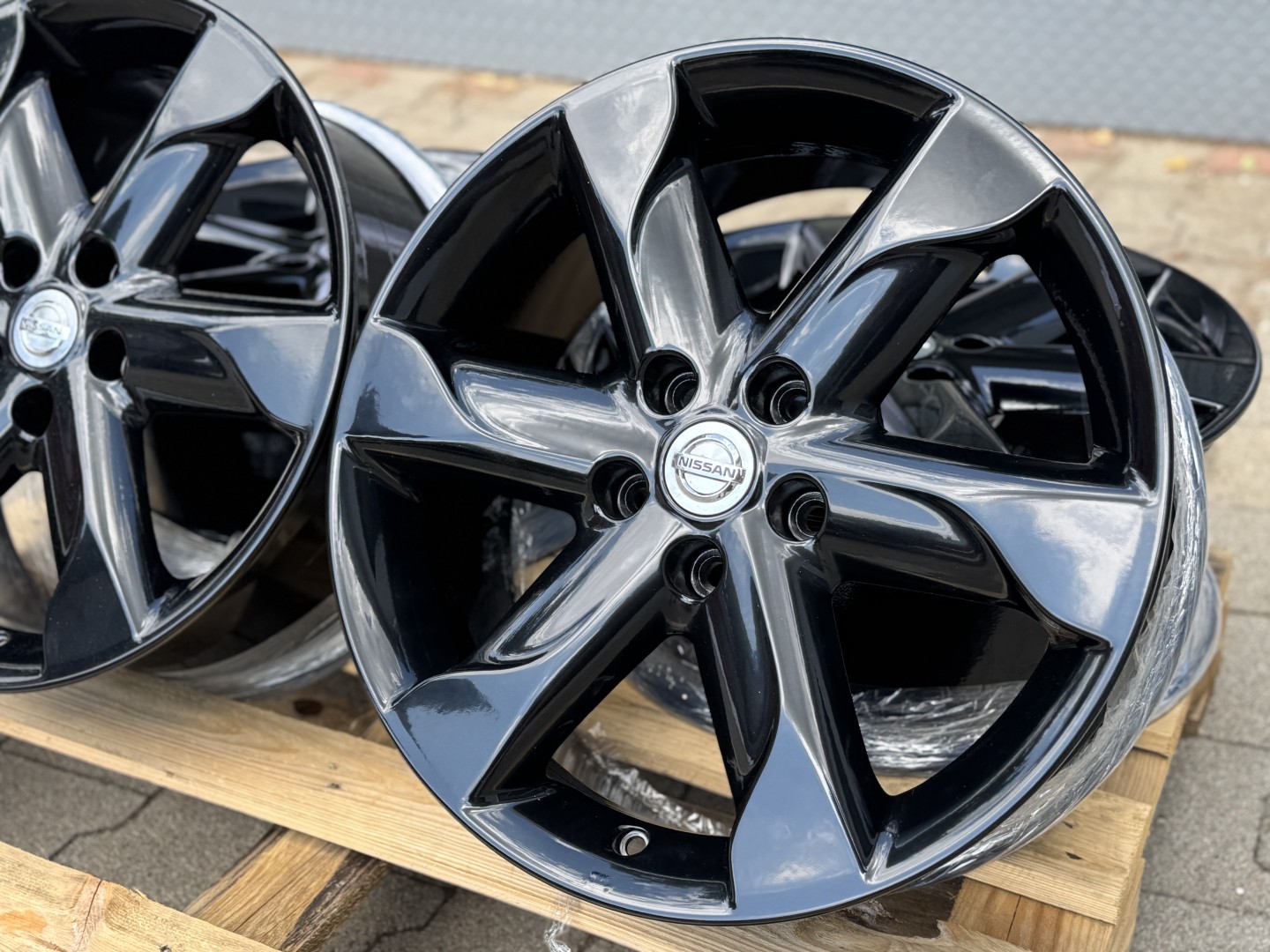 R18 5x114,3 Original Nissan Maxima , Murano, Pathfinder, Teana 7.5J ET50 Black Glossy OE