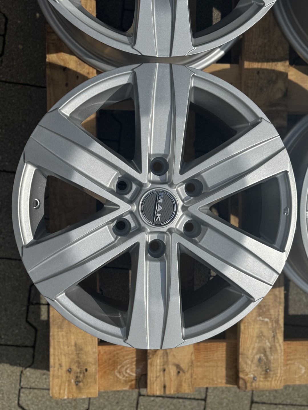 R17 6x139,7 (93,1) MAK STONE6 W SILER 7.5J ET55 
