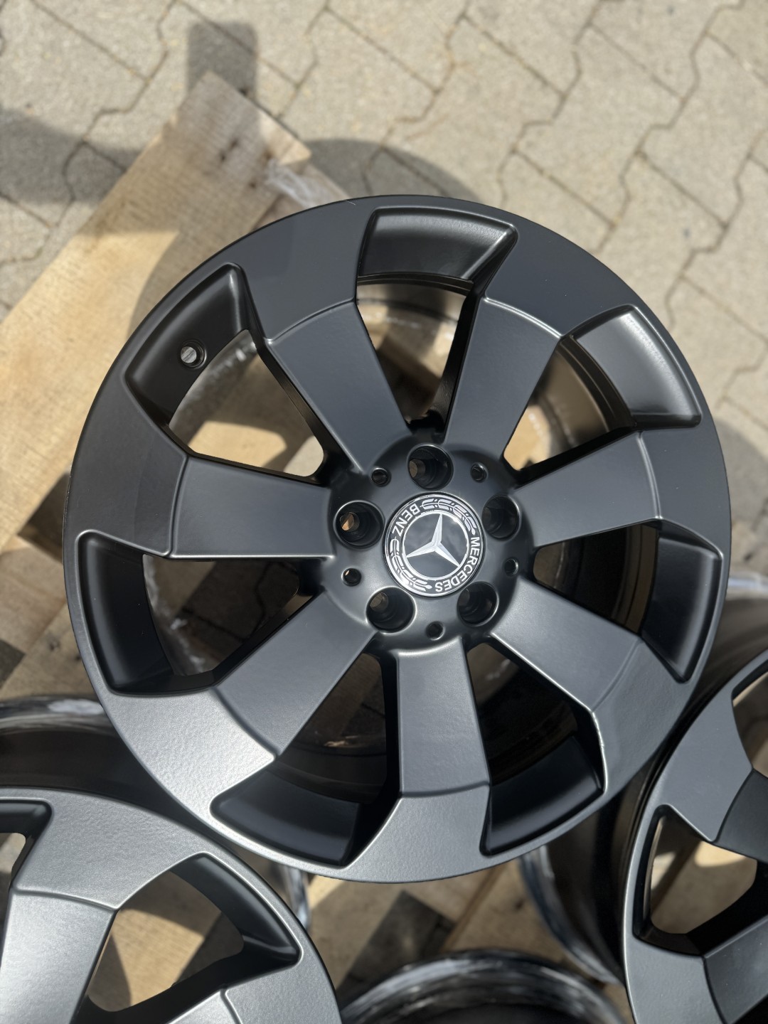 R18 5x112 Original Mercedes  M-Class - GLE  - W166 X166- winter - 8J ET56.5 Black Matte OE A1664011602 
