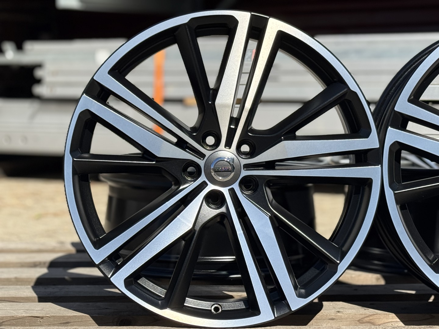 R20 5x108 Original Volvo V60 8J ET45,5 OE 32143051