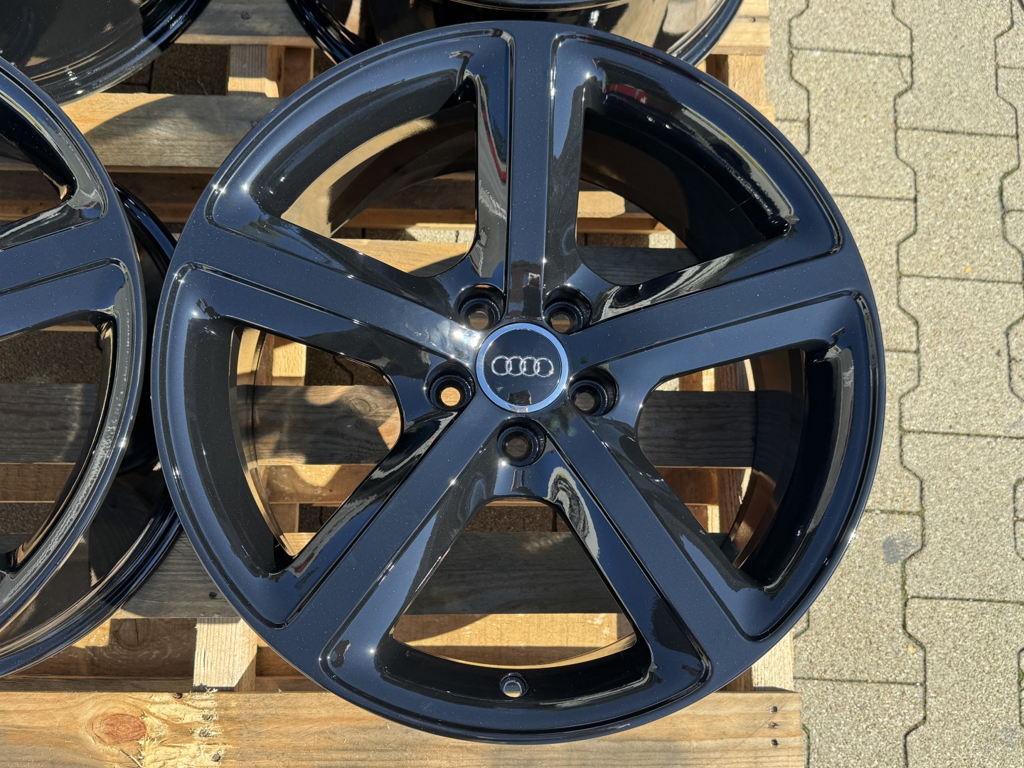 R19 5x112 Original Audi Q5 8J ET39 OE 8R0601025L Black Glossy -
