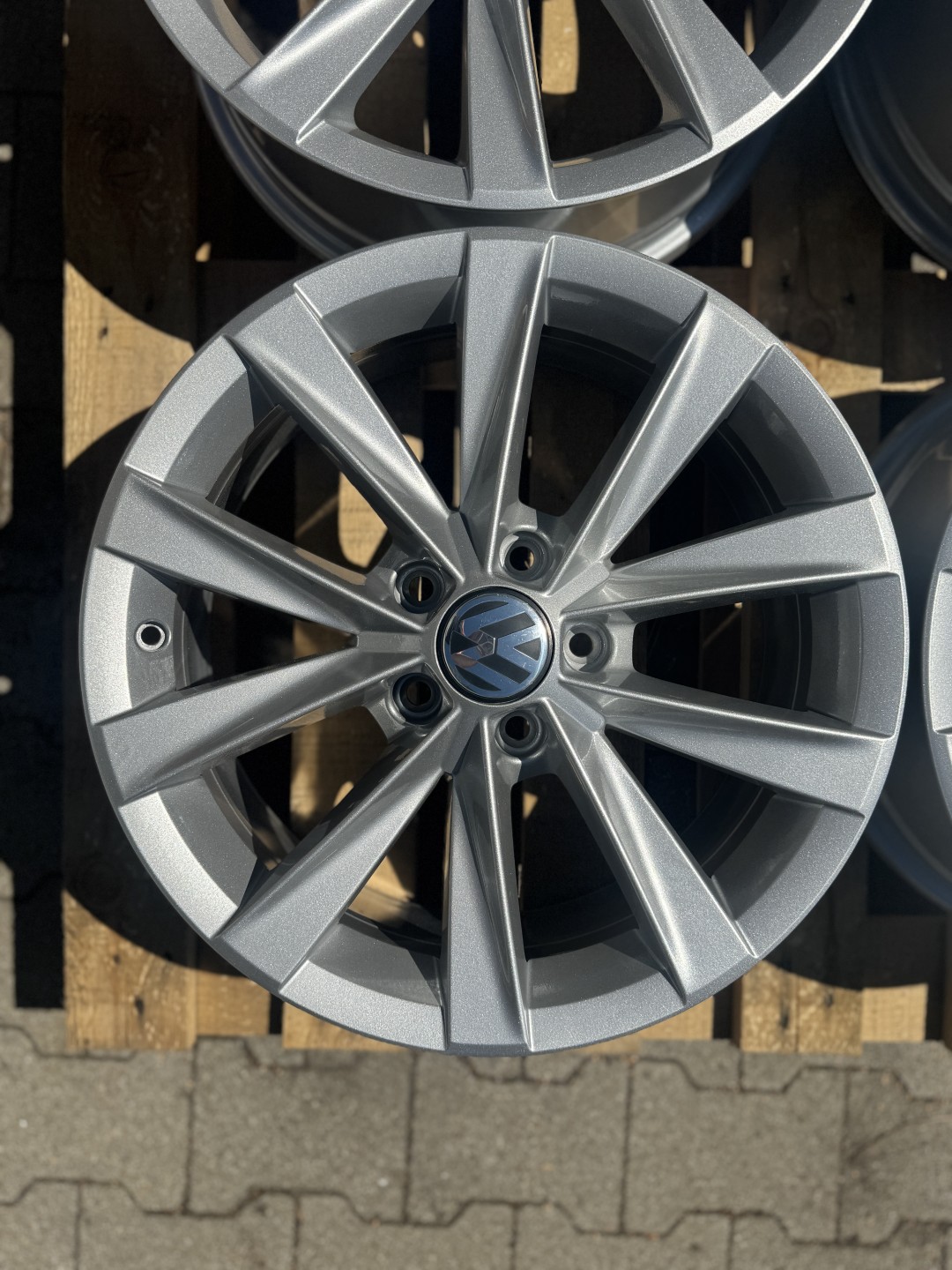 R17 5x112 Original Volkswagen VW Golf 6 VI 7 VII Valley Sport -  7J ET42 OE 3AA601025R