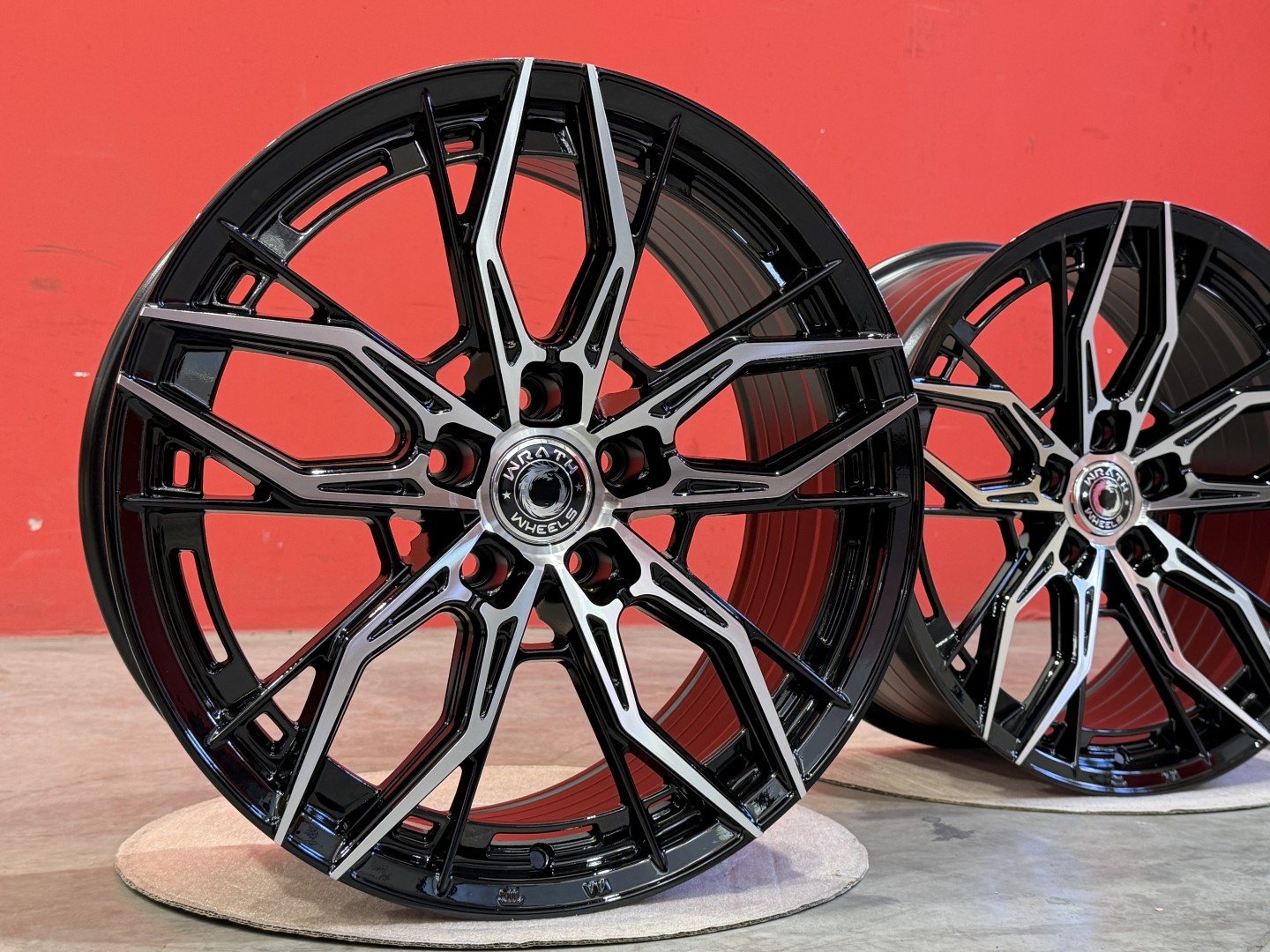 R19 5x120 (74,1) WRATH WF-15 BP 8.5J ET35 - 9.5J ET38  - DVOJROZMER