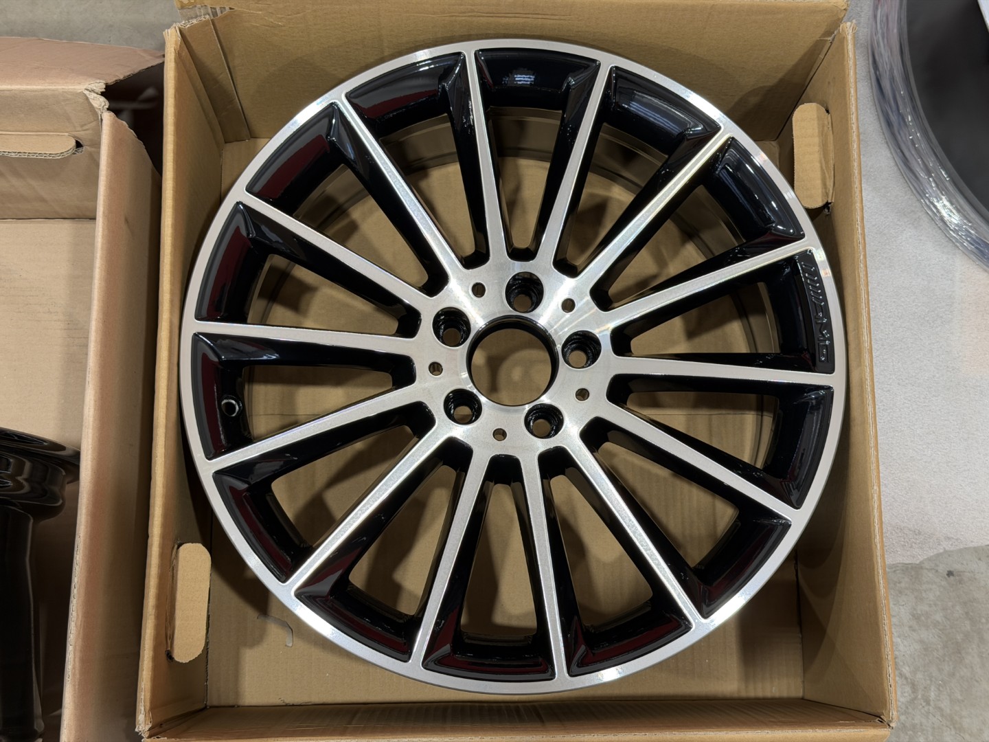 R19 Original mercedes 8J ET43,5 - a156 401 2800 / A1564012800 1KS! 