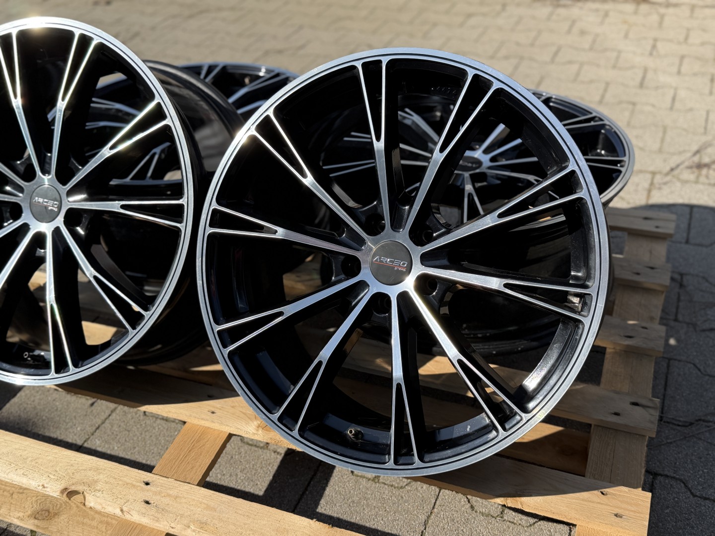 R20 5x112 (66,45) ARCEO STARS ASW01  8.5J ET45 Black Diamond 