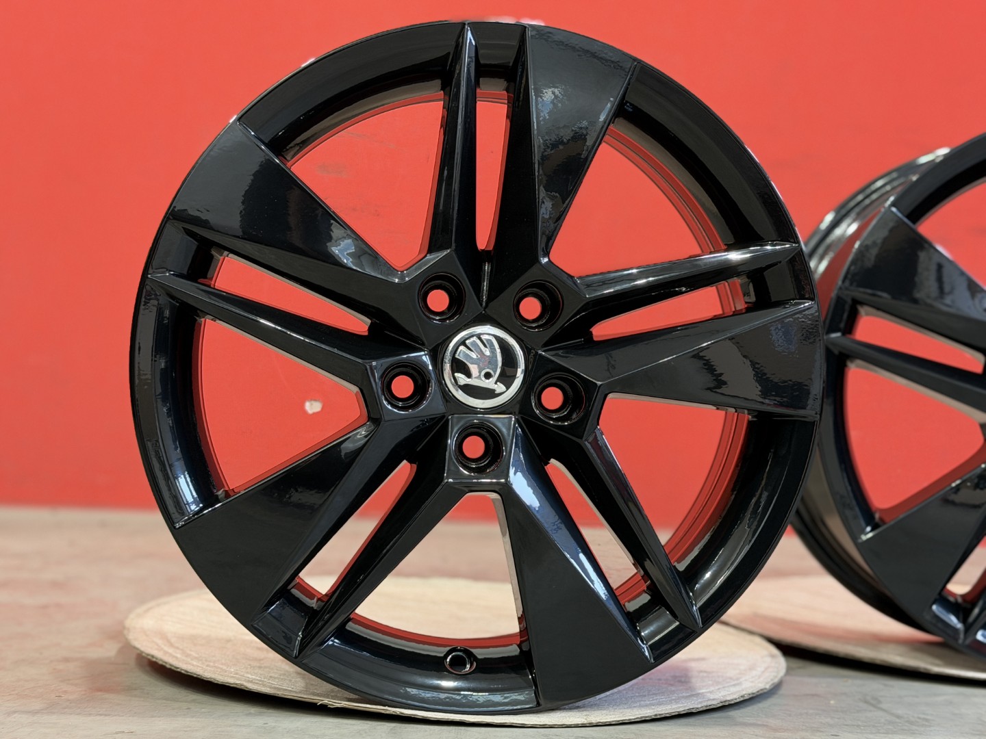 R17 5x112 Original Skoda MARKAB SuperB III 6.5J ET41 OE  3V0601025  BLACK GLOSSY