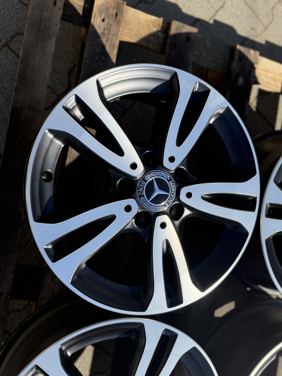 R16 5x112 Original Mercedes A B C CLA class 6.5J ET49 OE A246401000 