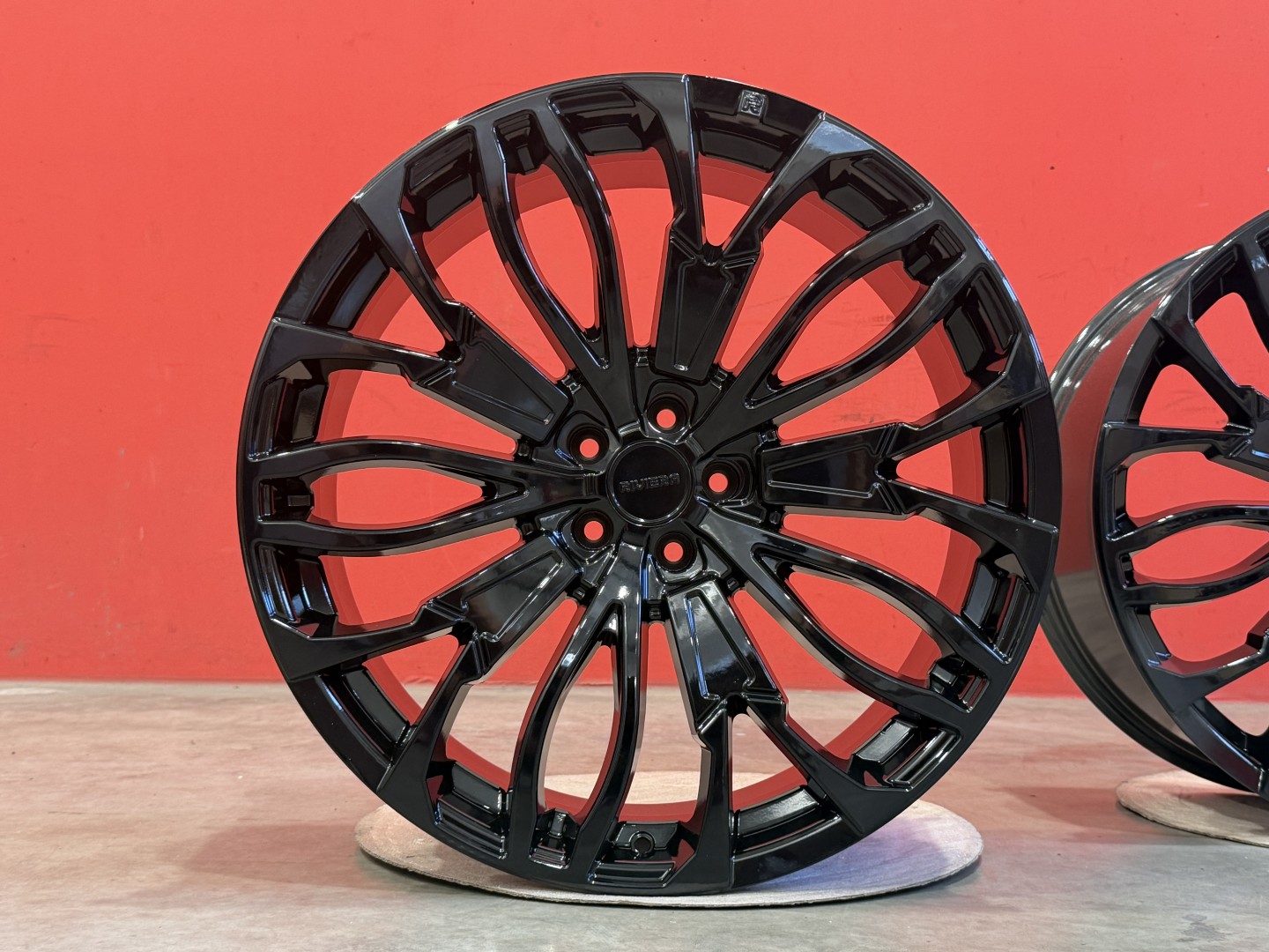 R22 5x112 (66,6) RIVIERA GLOSS BLACK  9.5J ET25 - 22135-0899
