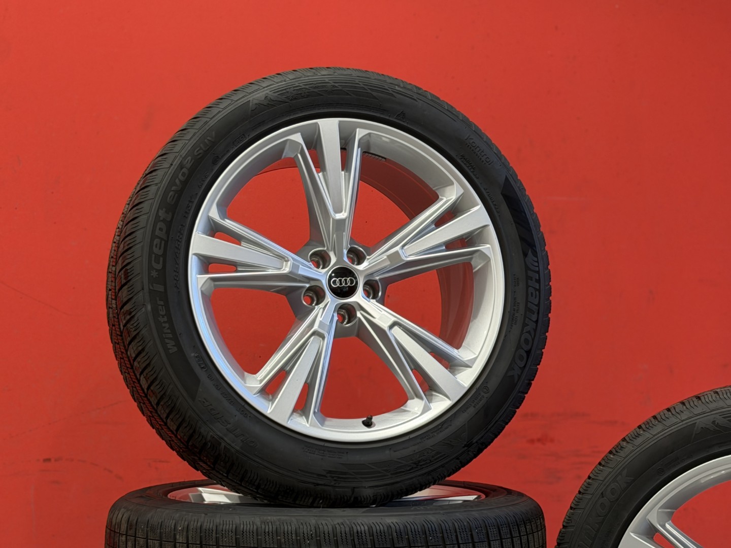 R21 5x112 Original Audi Q8 SQ8 OE 10J ET20 OE 4M8601025H + 285/45 Hankook Winter Icept 2 evo SUV 113V XL 4x6MM DOT4723 