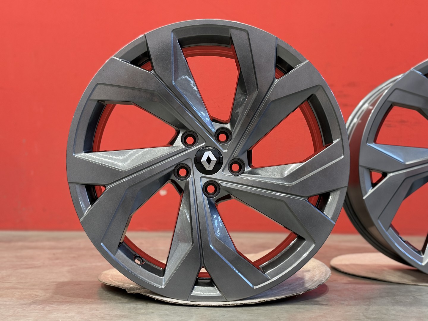 R20 5x114,3 (66,1) Original Reanult Austral Arkana Espace Scenic Talisman Rafale 8J ET40 OE 403001493R ANTRACIT GLOSSY 
