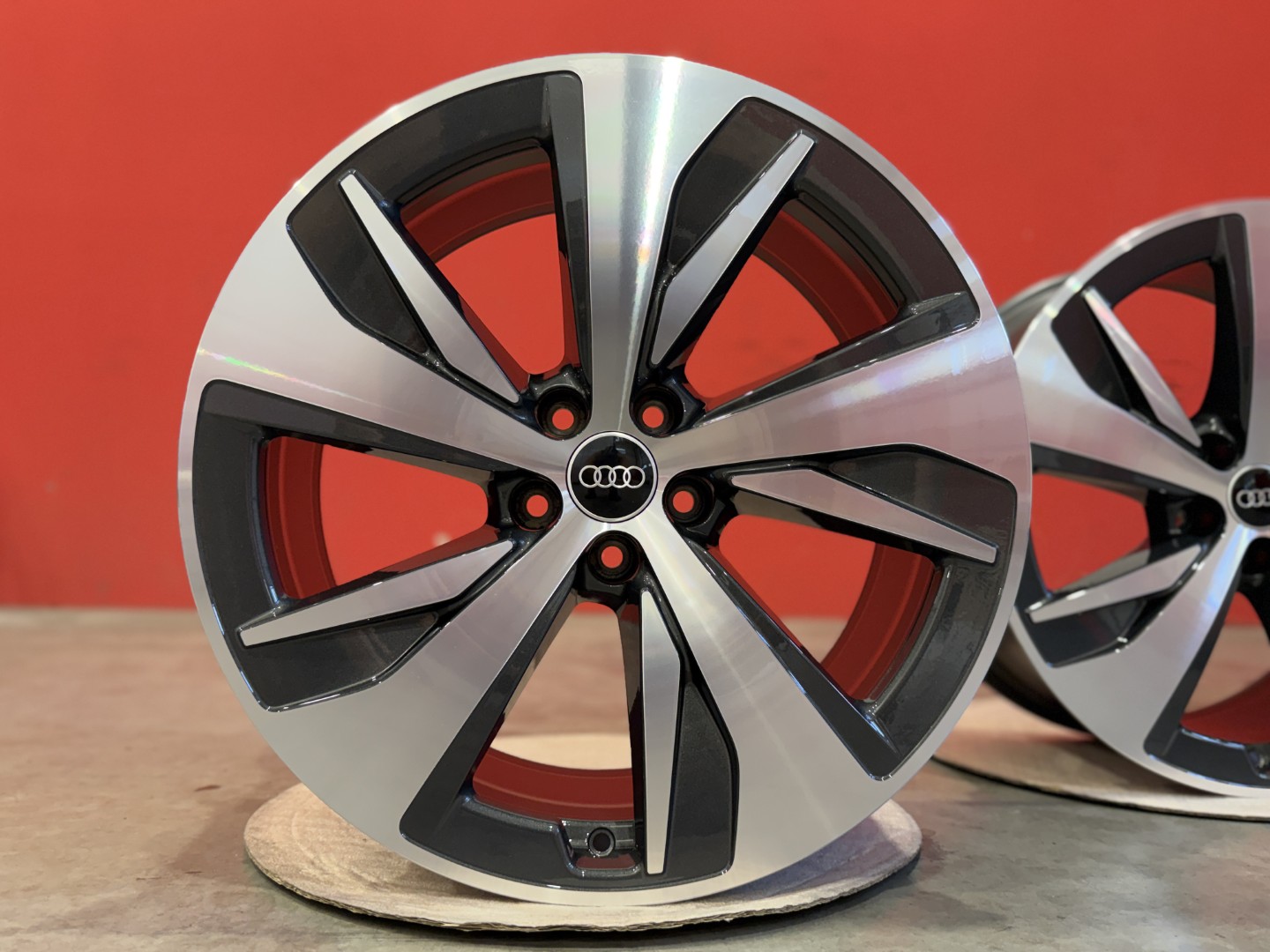 R20 5x112 Original Audi e-tron GE Q8 9J ET38 OE 4KE601025AF