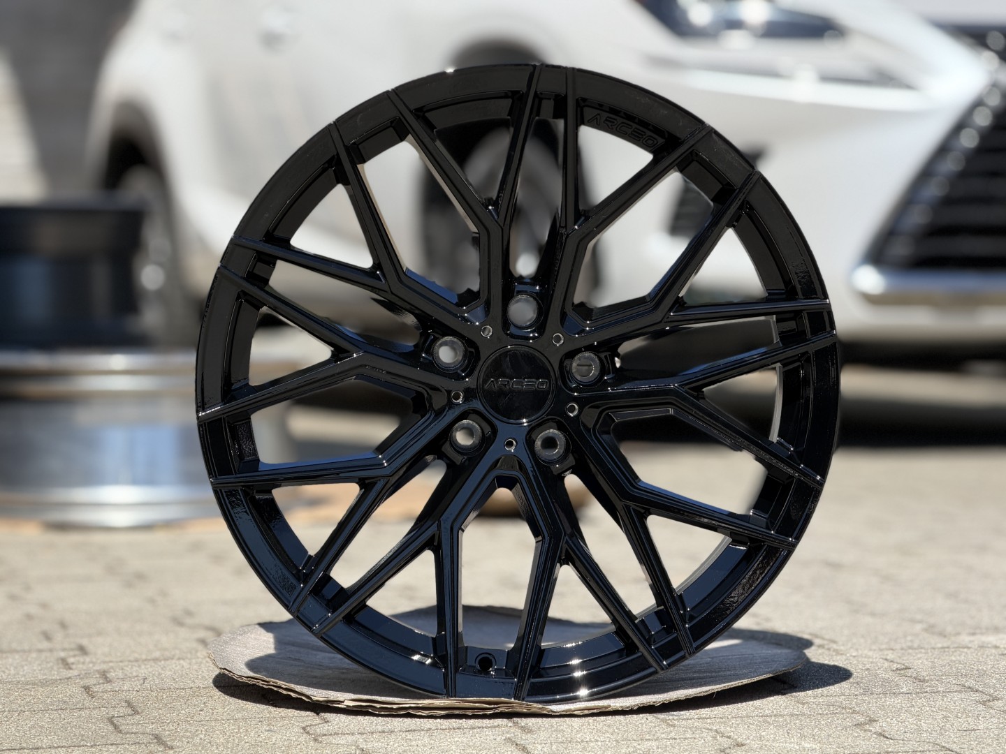 R19 5x108 (73,1) ARCEO VALENCIA 8.5J ET45 GLOSS BLACK