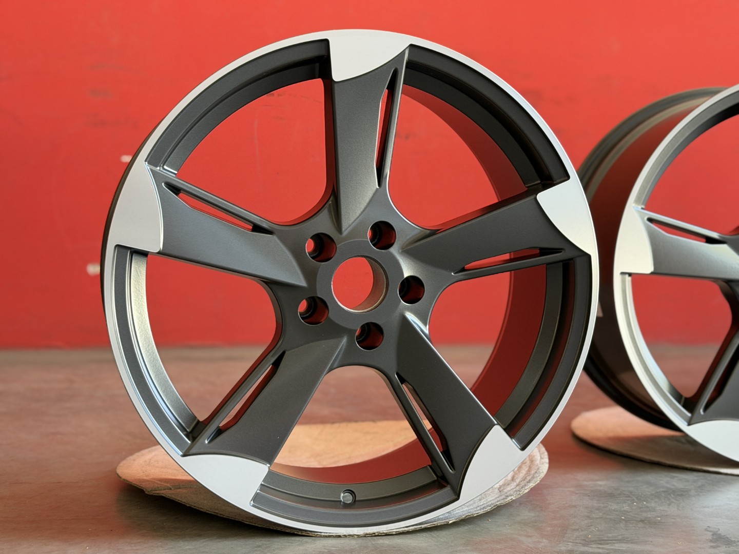 R19 5x112 (66,6) AGT 19080-0887 8.5J ET20 MATT GUN METAL DIAMOND