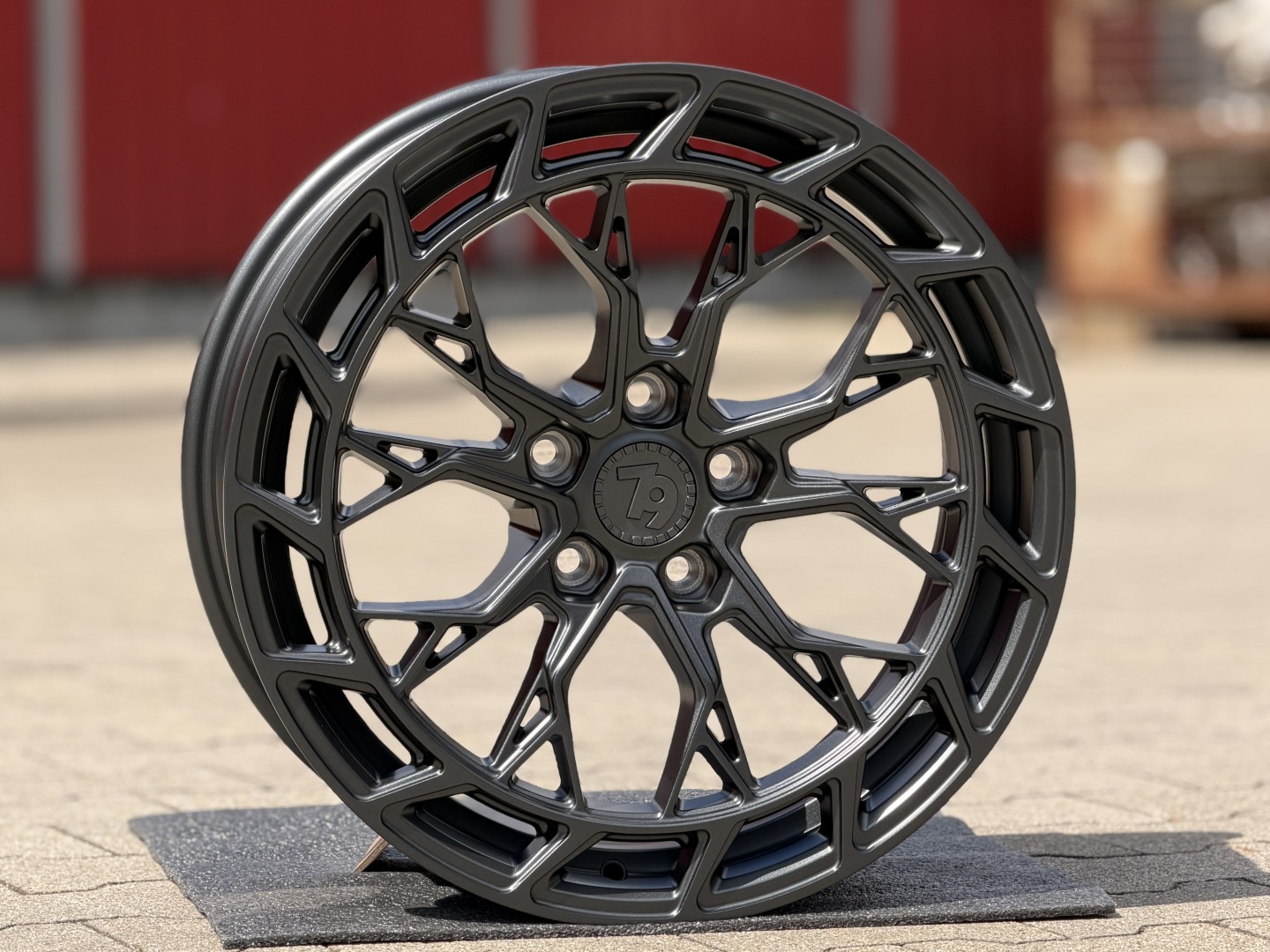 R18 5x120 (72,6) 79Wheels seventy9 SCF-Z HGM 8J ET33 