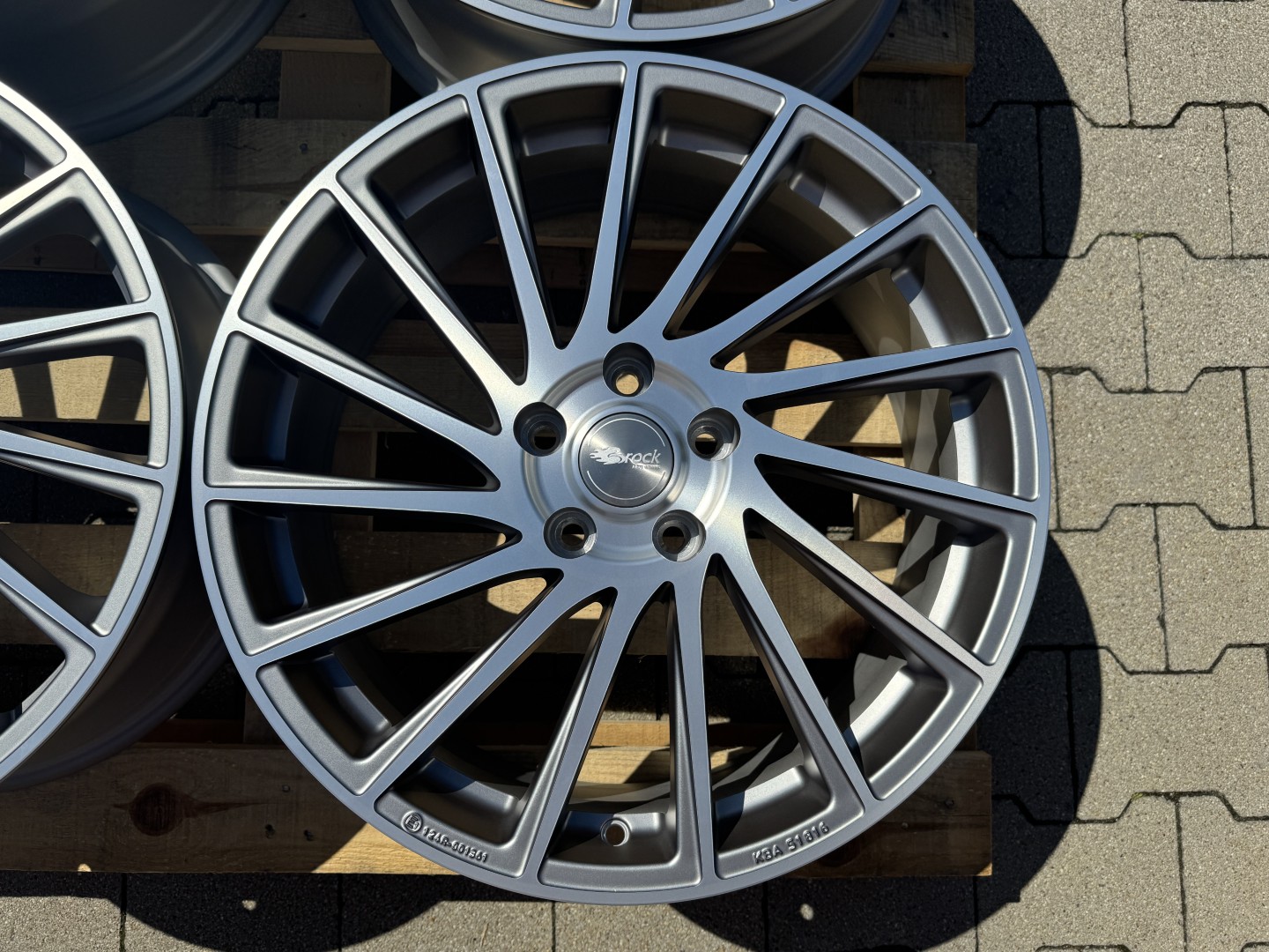 R19 5x114,3 (67,1) Brock B39 FGVP 7.5J ET50