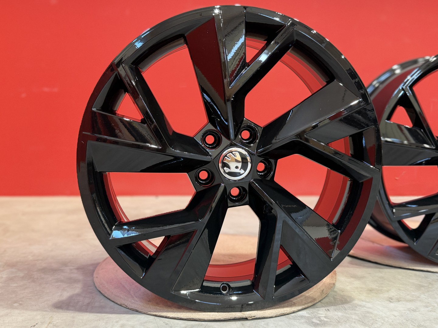 R19 5x112 Original Skoda Kodiaq TRIGLAV 7J ET43 OE 565601025F