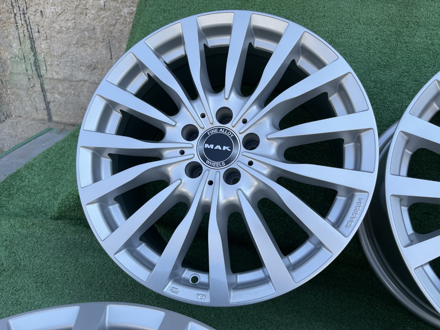 R18 5x112 (66.6) Original MAK KRONE silver 9J ET42  NEW