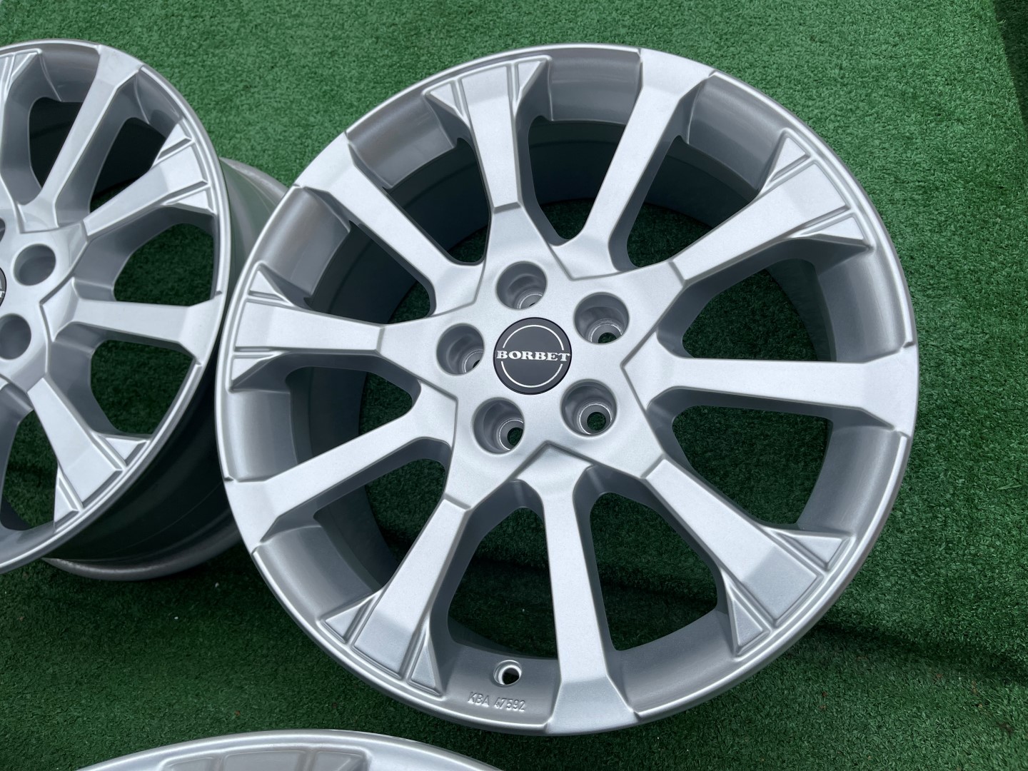 R18 5x108 Original BORBET X10 - 8J ET40 - NEW 