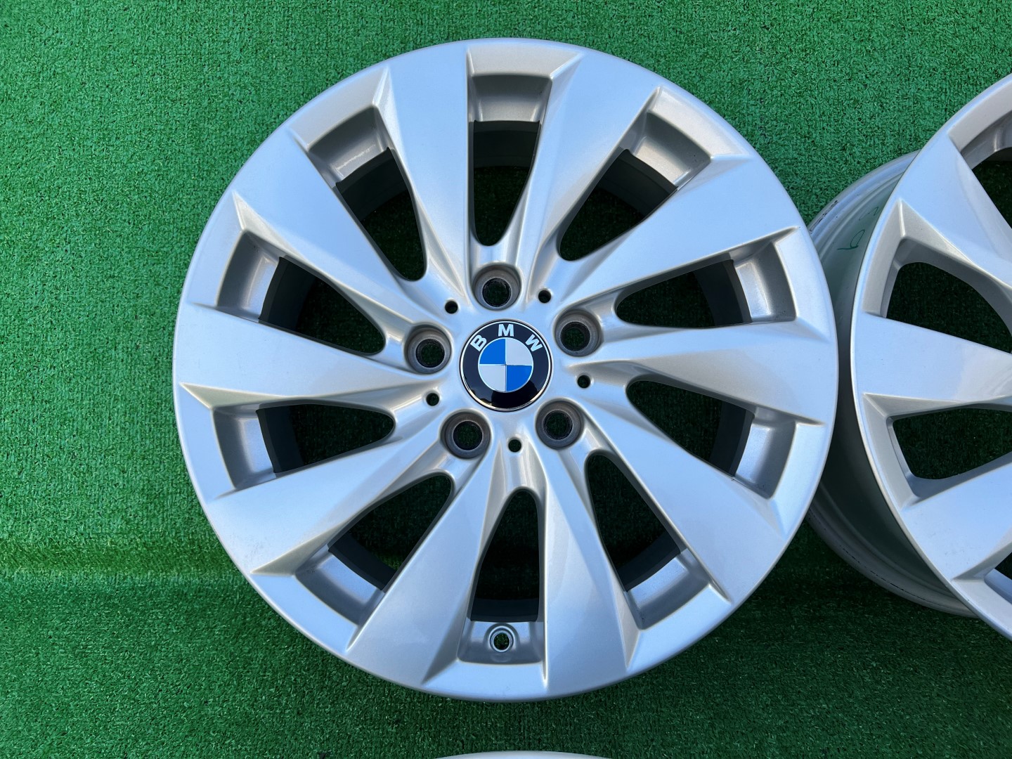 R17 5x120 Original Bmw style 381 - Styling 381 - 7.5J ET43 Silver - 375 EUR