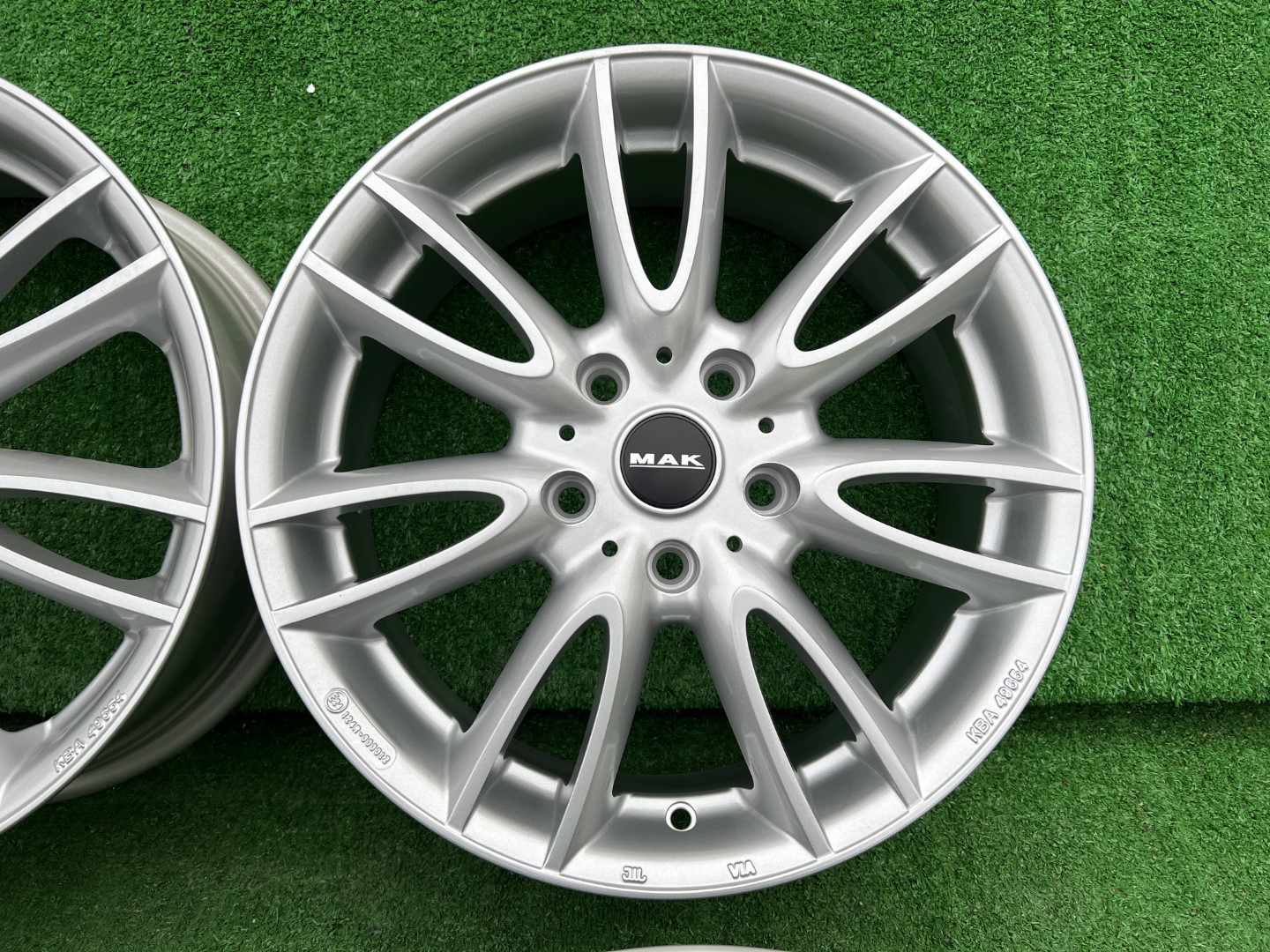 R17 5x120 (72.6mm) Original MAK JACKIE SILVER 7J ET50 NEW - for MINI Countryman 