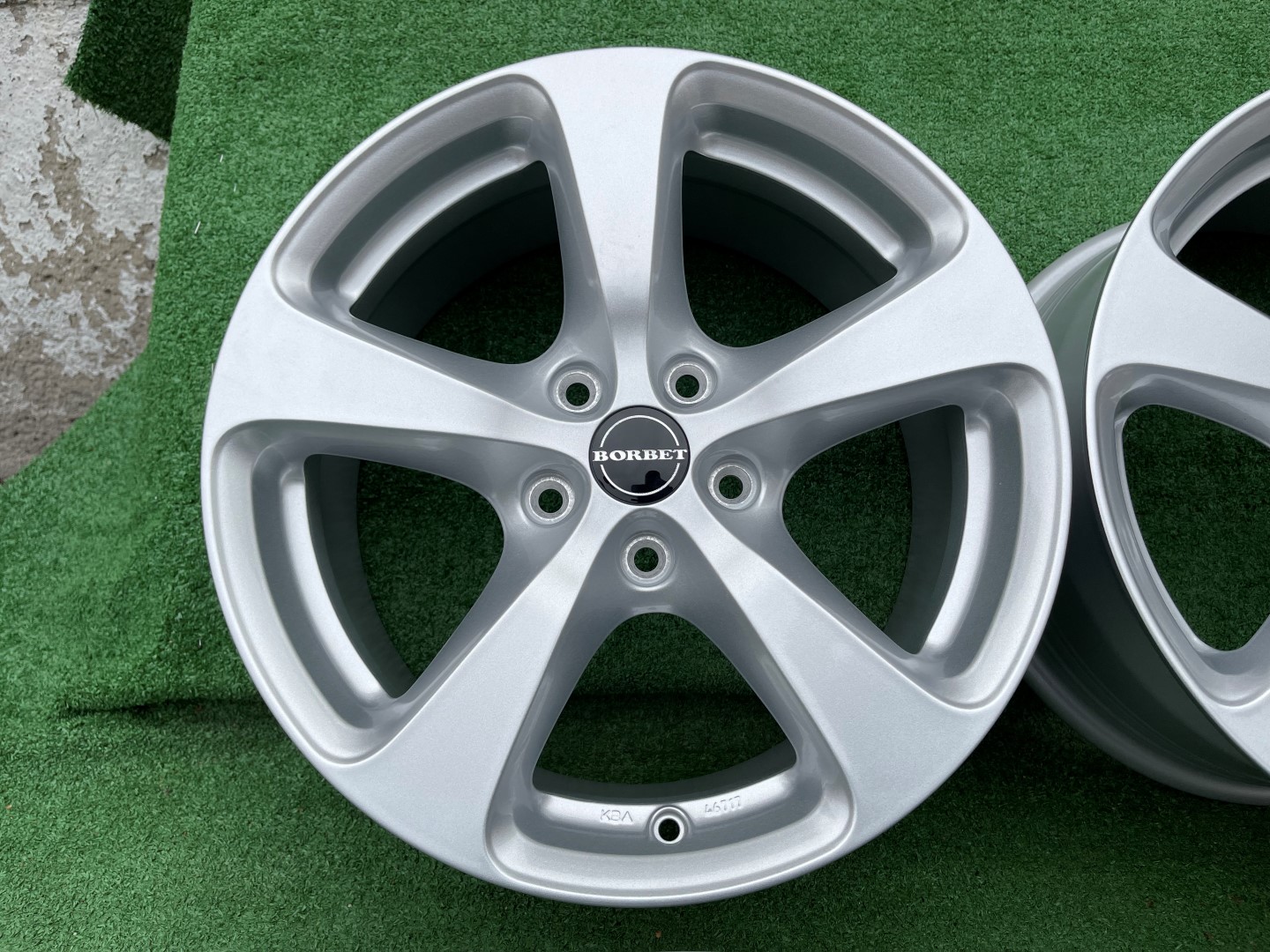 R17 5x115 (70,1) Original Borbet  Five Spoke Silver   8J ET45  NEW . 400 - OPEL 