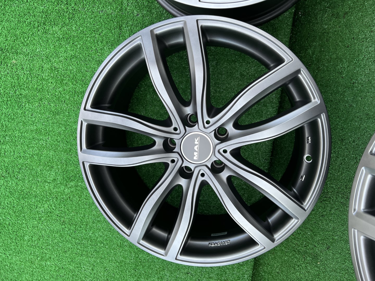 R19 5x112 (66,6) MAK FAHR M-TITAN 8J ET30 