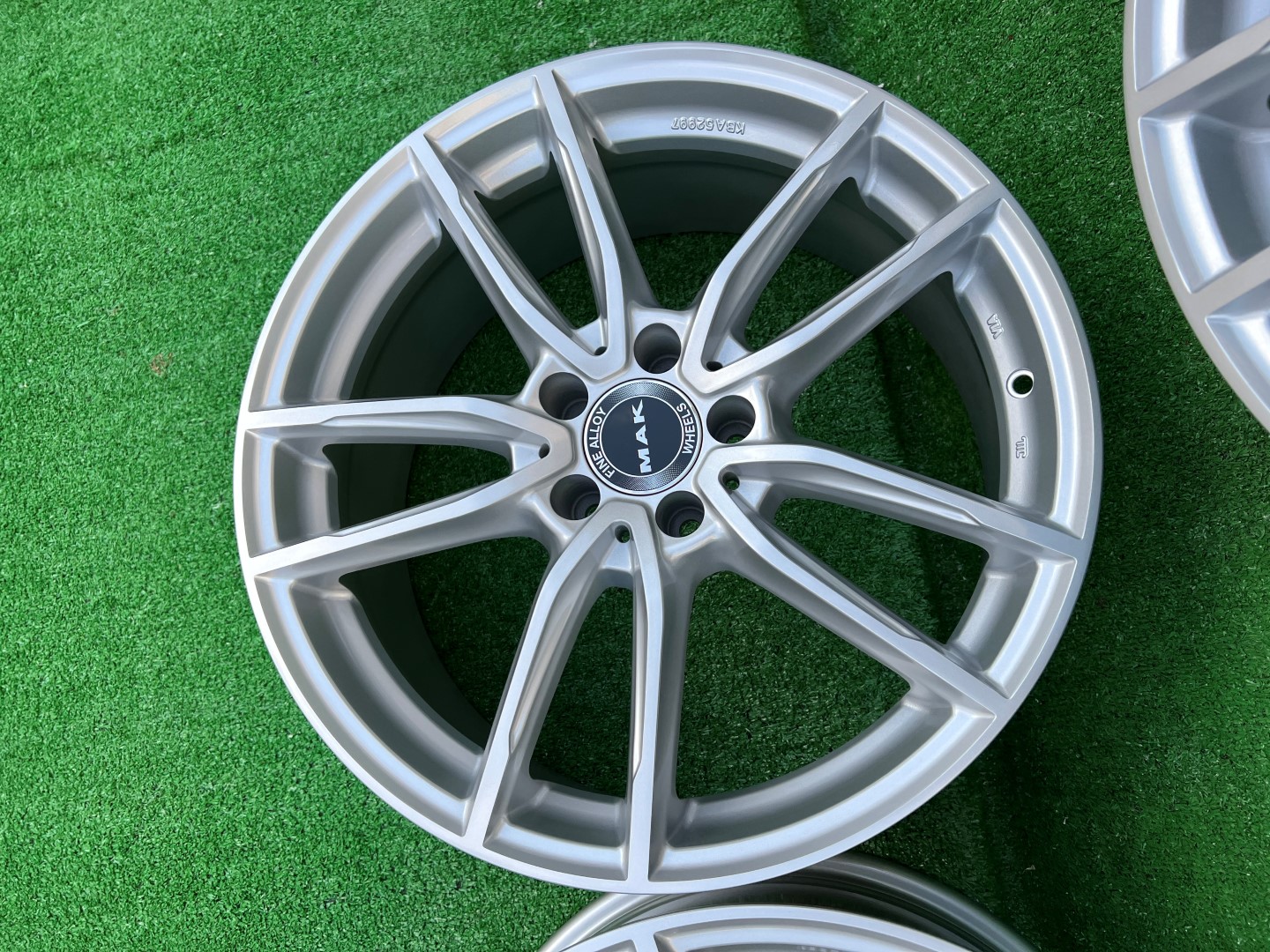 R19 5x112 Original MAK EVO SILVER 9J ET30 NEW 